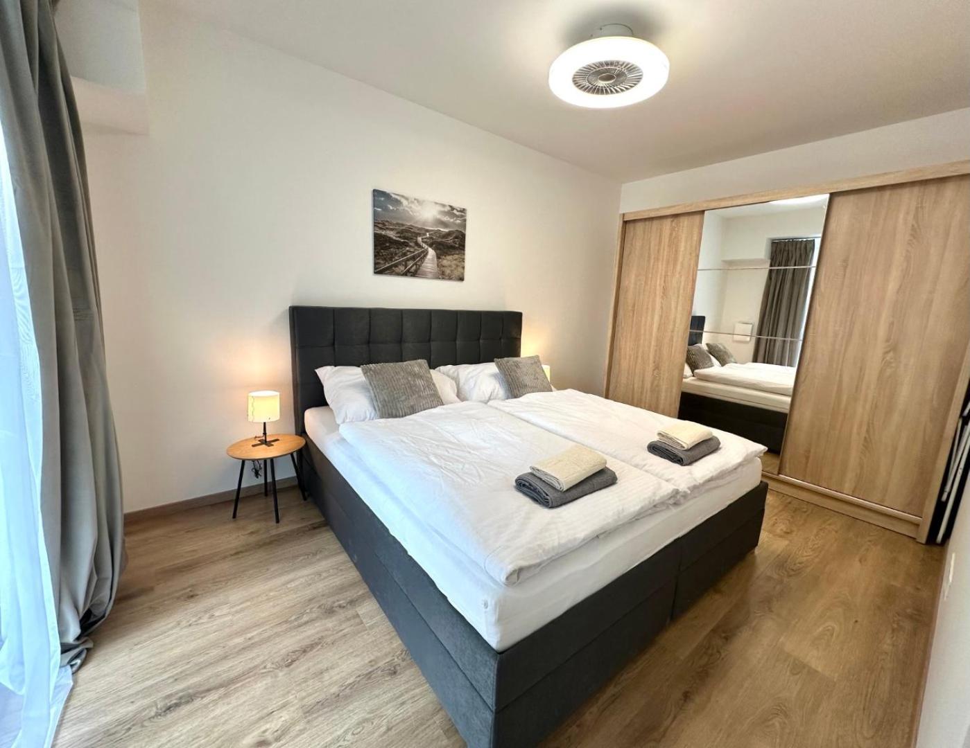 2 Room Apartment, New Building, Balcony, 208 Rovinka Extérieur photo