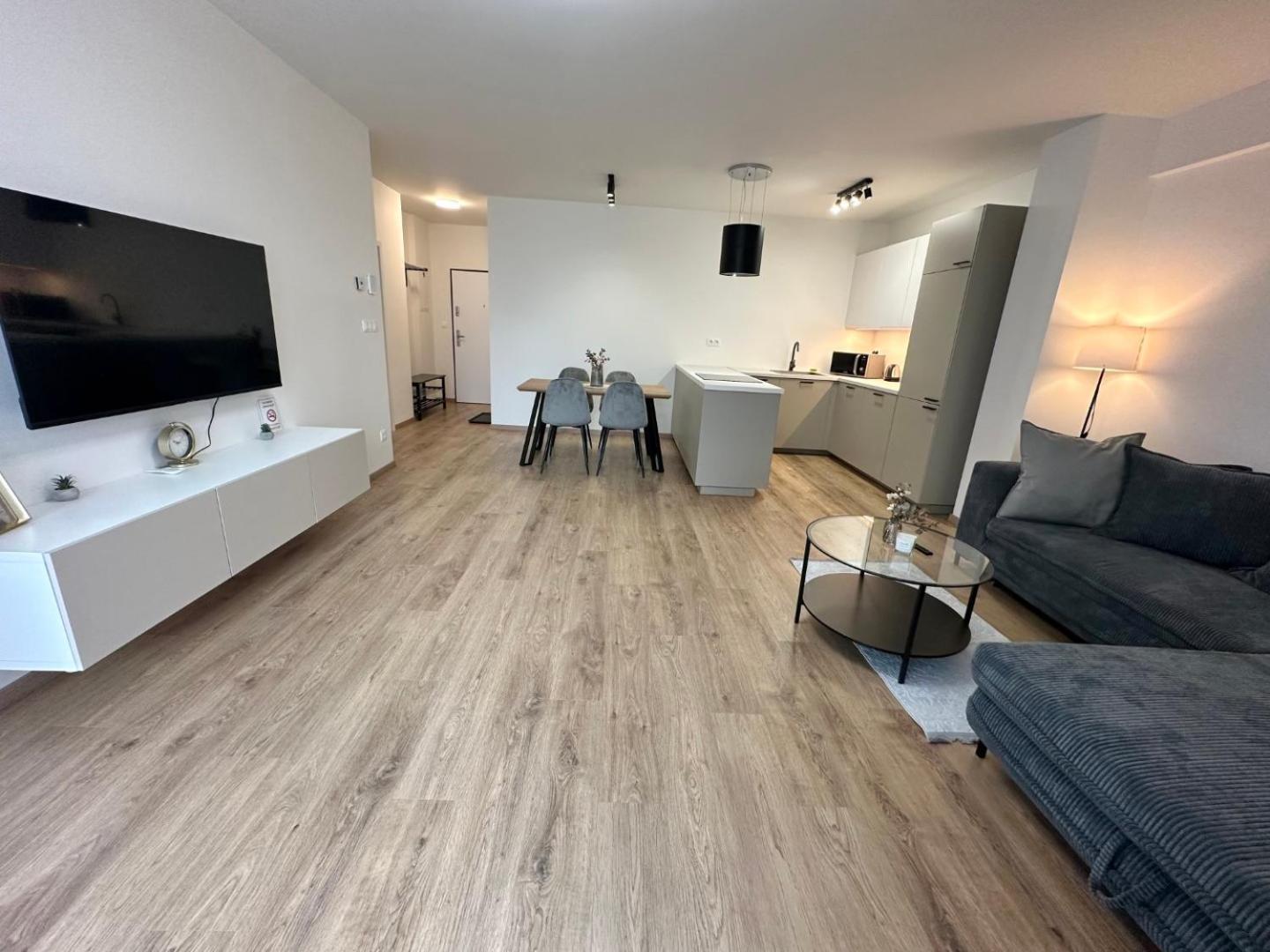 2 Room Apartment, New Building, Balcony, 208 Rovinka Extérieur photo
