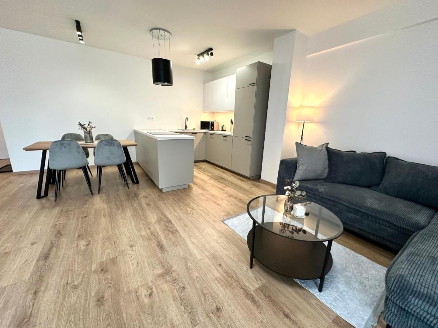2 Room Apartment, New Building, Balcony, 208 Rovinka Extérieur photo